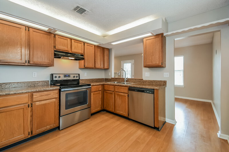 2,400/Mo, 7741 Sugartree Ct Jacksonville, FL 32244 Kitchen View