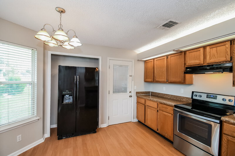 2,400/Mo, 7741 Sugartree Ct Jacksonville, FL 32244 Kitchen View 3