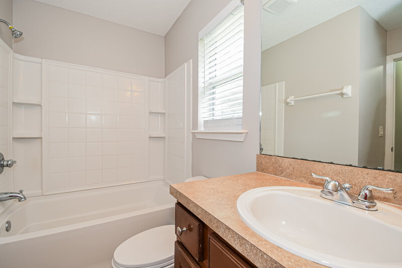 1,690/Mo, 3290 Silverado Cir Green Cove Springs, FL 32043 Bathroom View