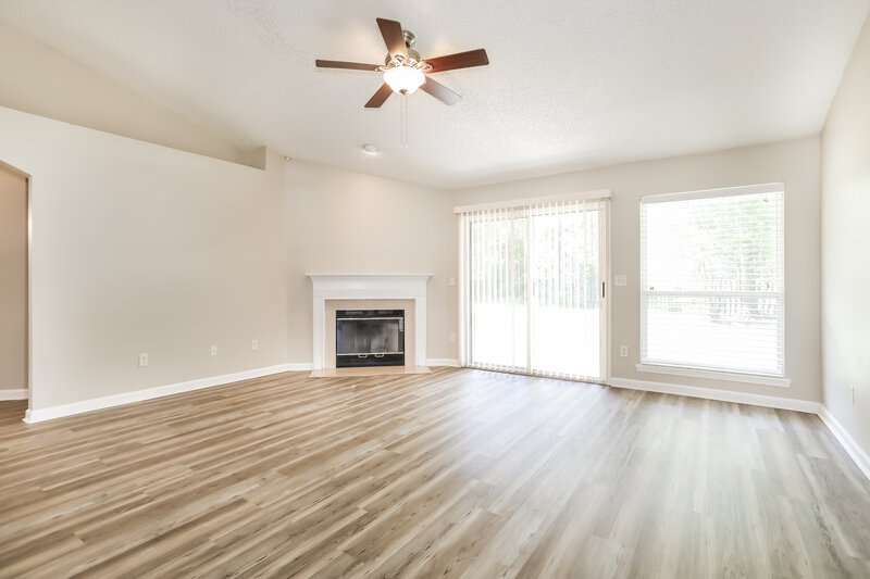 1,820/Mo, 9828 Nelson Forks Dr Jacksonville, FL 32222 Living Room View