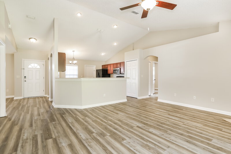 1,820/Mo, 9828 Nelson Forks Dr Jacksonville, FL 32222 Living Room View 2