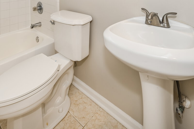 2,525/Mo, 4381 Ripken Cir W Jacksonville, FL 32224 Bathroom View