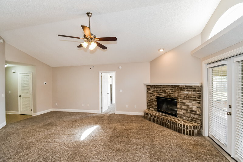 1,835/Mo, 8754 Fieldside Dr S Jacksonville, FL 32244 Living Room View