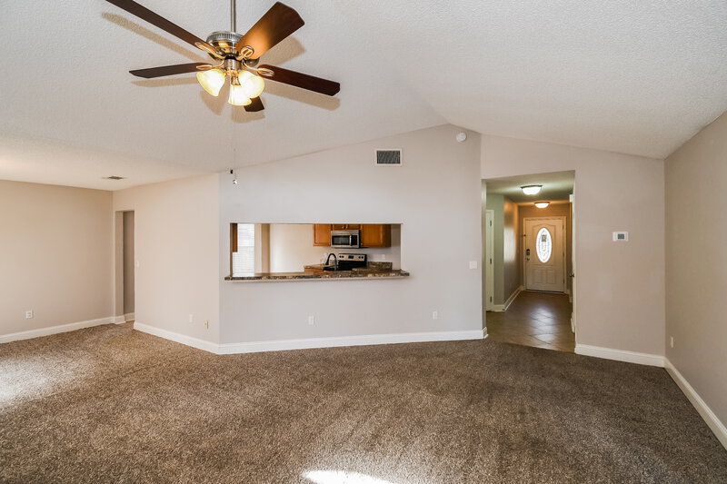 1,835/Mo, 8754 Fieldside Dr S Jacksonville, FL 32244 Living Room View 3