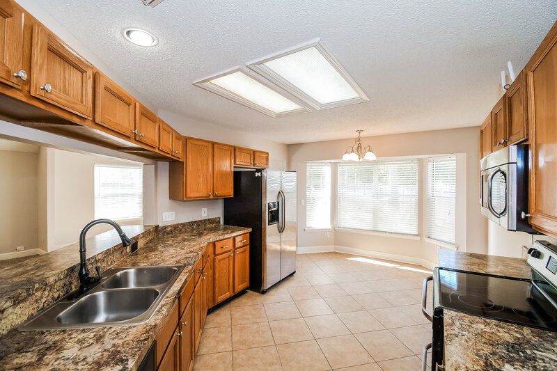 1,835/Mo, 8754 Fieldside Dr S Jacksonville, FL 32244 Kitchen View