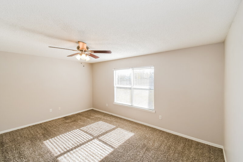 1,835/Mo, 8754 Fieldside Dr S Jacksonville, FL 32244 Main Bedroom View
