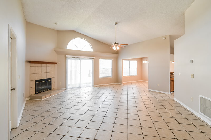 1,990/Mo, 9091 Smoketree Dr Jacksonville, FL 32244 Living Room View