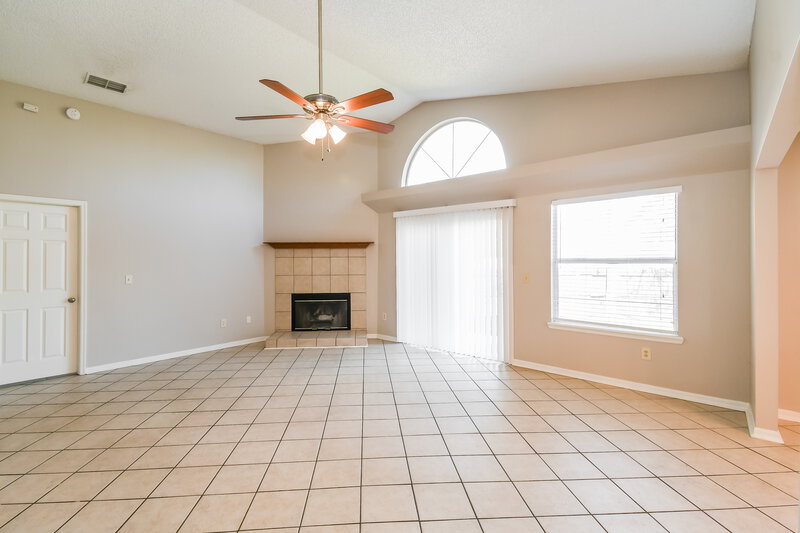 1,990/Mo, 9091 Smoketree Dr Jacksonville, FL 32244 Living Room View 2