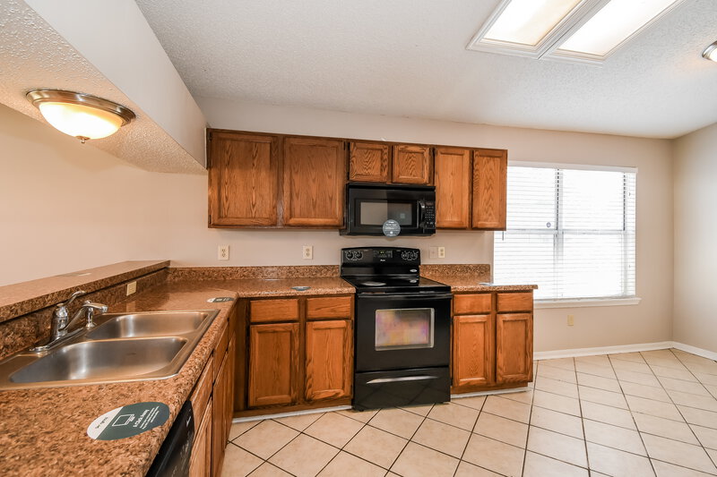 1,990/Mo, 9091 Smoketree Dr Jacksonville, FL 32244 Kitchen View