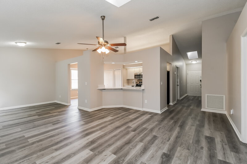 1,760/Mo, 7902 Collins Ridge Blvd Jacksonville, FL 32244 Living Room View