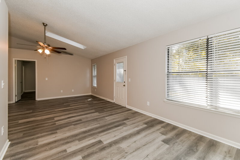 1,760/Mo, 7902 Collins Ridge Blvd Jacksonville, FL 32244 Dining Room View 2