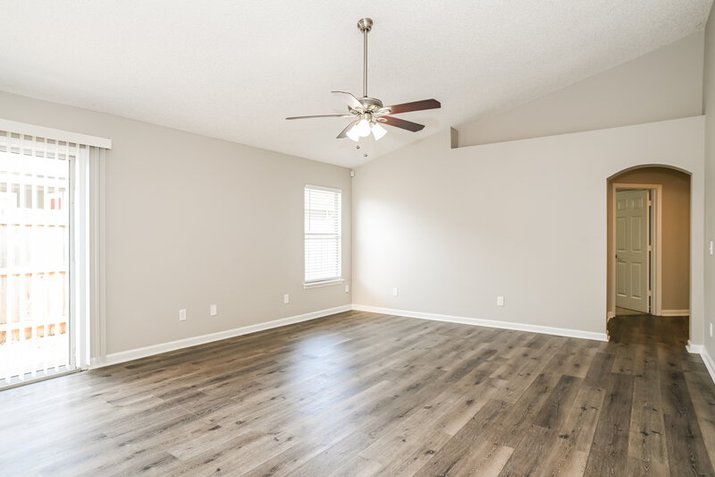 1,685/Mo, 1314 Forbes St Green Cove Springs, FL 32043 Living Room View 2