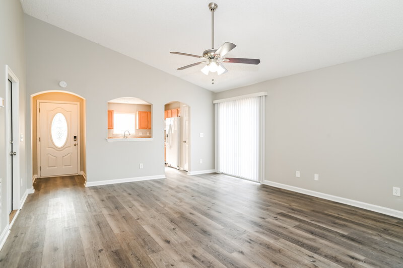 1,685/Mo, 1314 Forbes St Green Cove Springs, FL 32043 Living Room View 3