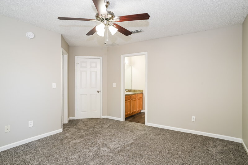 1,685/Mo, 1314 Forbes St Green Cove Springs, FL 32043 Main Bedroom View 2
