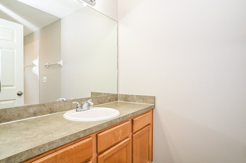 1,685/Mo, 1314 Forbes St Green Cove Springs, FL 32043 Main Bathroom View