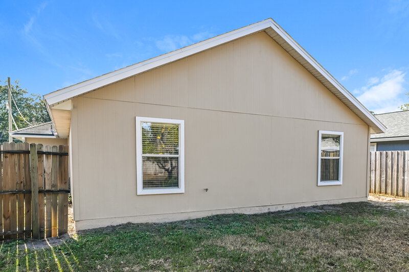 1,685/Mo, 1314 Forbes St Green Cove Springs, FL 32043 Rear View