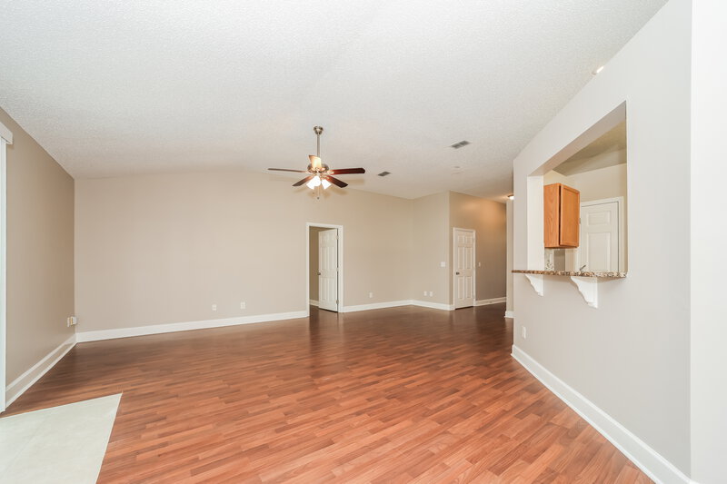 2,145/Mo, 12146 Longmont Ln S Jacksonville, FL 32246 Living Room View 2
