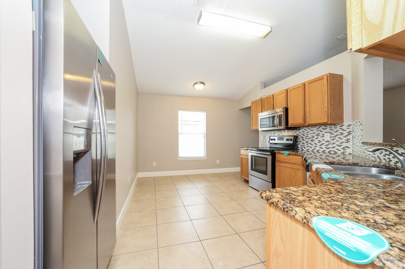 2,145/Mo, 12146 Longmont Ln S Jacksonville, FL 32246 Kitchen View 2