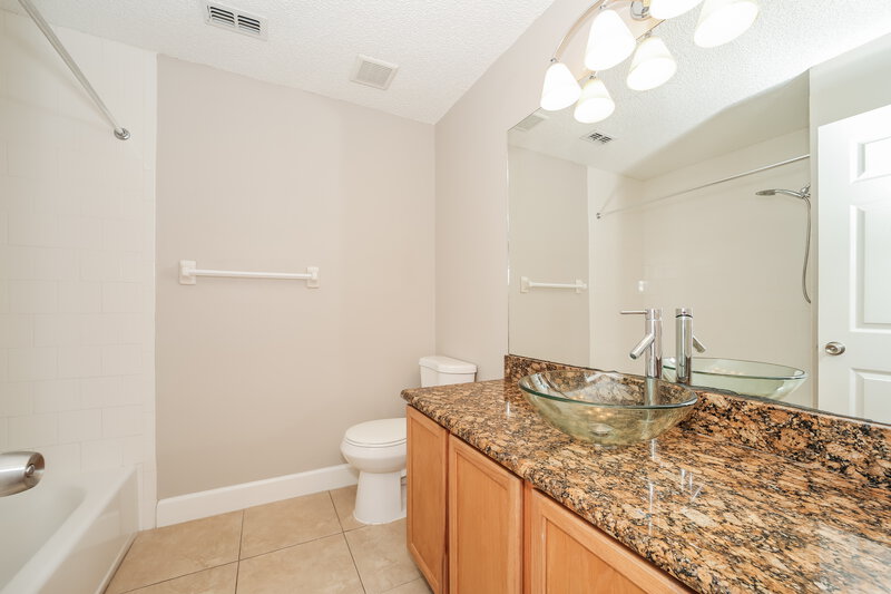 2,145/Mo, 12146 Longmont Ln S Jacksonville, FL 32246 Bathroom View