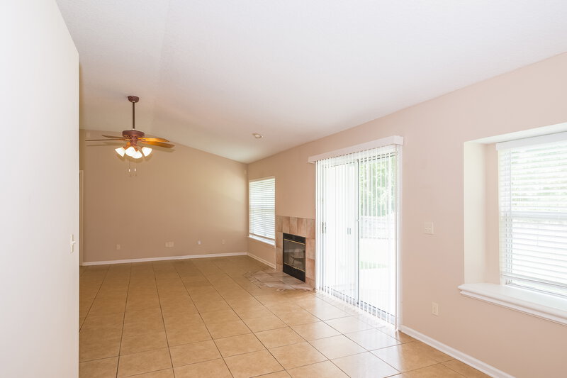 2,485/Mo, 644 Southern Lily Dr Saint Johns, FL 32259 Living Room View 3