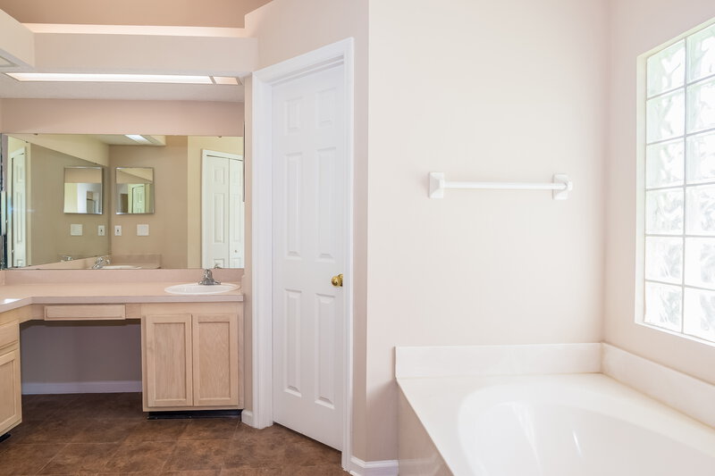 2,485/Mo, 644 Southern Lily Dr Saint Johns, FL 32259 Bathroom View 2