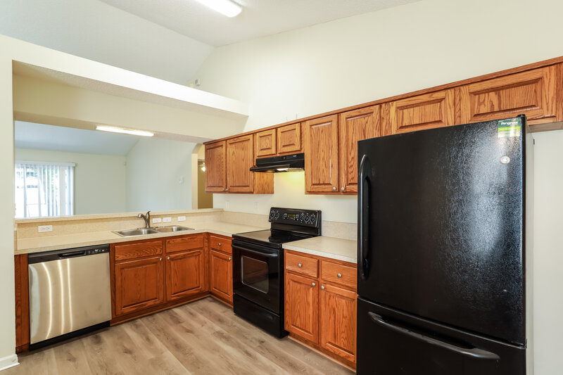 2,600/Mo, 3445 Shelley Dr Green Cove Springs, FL 32043 Kitchen View