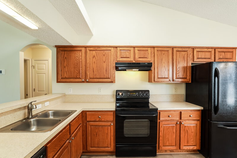 2,600/Mo, 3445 Shelley Dr Green Cove Springs, FL 32043 Kitchen View 2