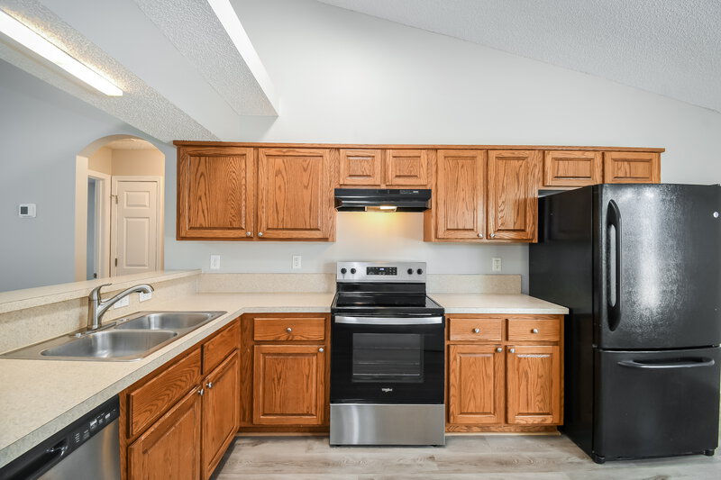 1,875/Mo, 3445 Shelley Dr Green Cove Springs, FL 32043 Kitchen View 2