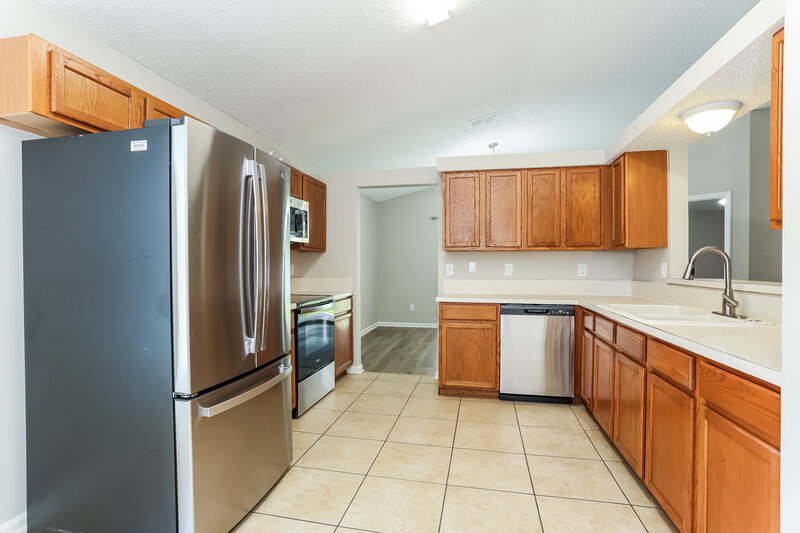 2,075/Mo, 854 S Lilac Loop Saint Johns, FL 32259 Kitchen View