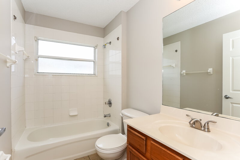 2,075/Mo, 854 S Lilac Loop Saint Johns, FL 32259 Bathroom View