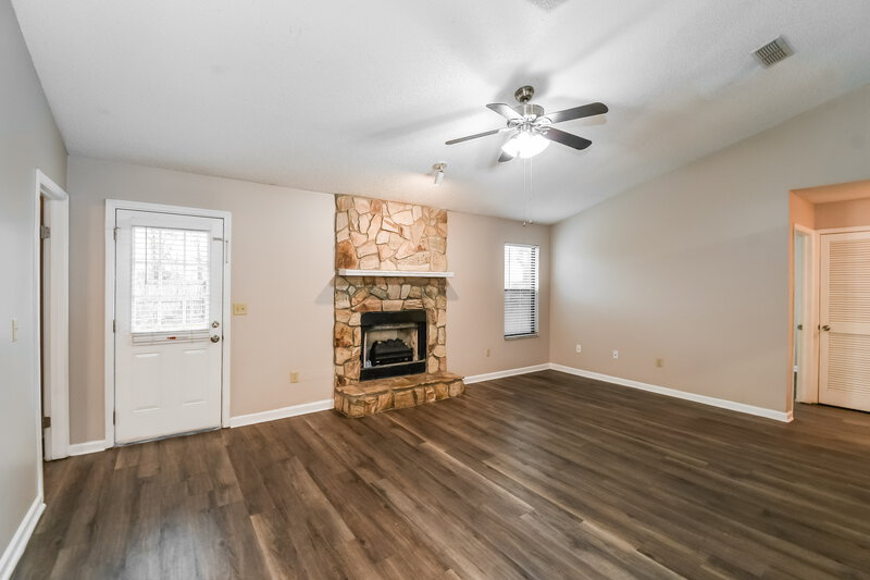 1,715/Mo, 3212 Trishas Ct Green Cove Springs, FL 32043 Living Room View