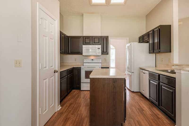 1,990/Mo, 9157 Camshire Dr Jacksonville, FL 32244 Kitchen View 2