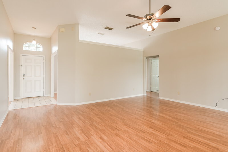 1,990/Mo, 9157 Camshire Dr Jacksonville, FL 32244 Family Room View 2