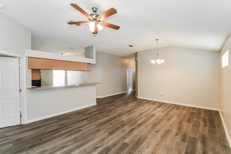 1,785/Mo, 10335 Homard Blvd N Jacksonville, FL 32225 Living Room View