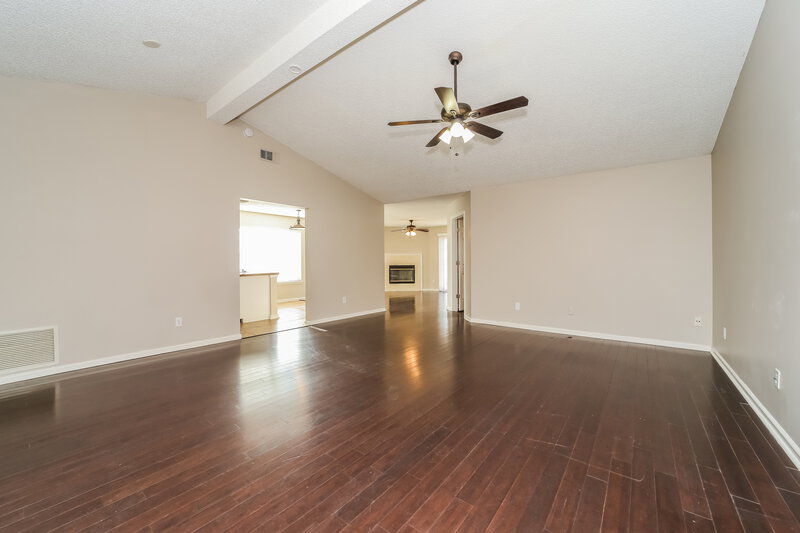 1,850/Mo, 7788 Macdougall Dr Jacksonville, FL 32244 Living Room View