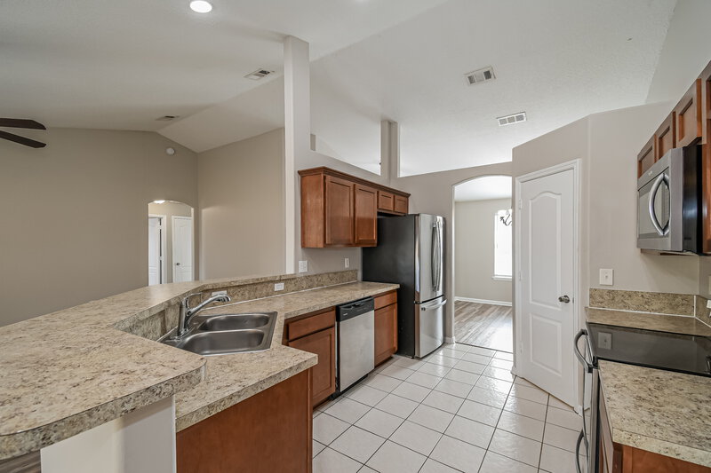1,840/Mo, 10341 Shelby Creek Rd N Jacksonville, FL 32221 Kitchen View