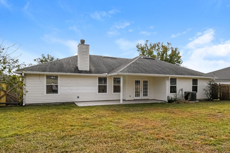 1,840/Mo, 10341 Shelby Creek Rd N Jacksonville, FL 32221 Rear View