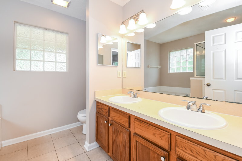 2,045/Mo, 4123 Pebble Brooke Cir Orange Park, FL 32065 Main Bathroom View 2
