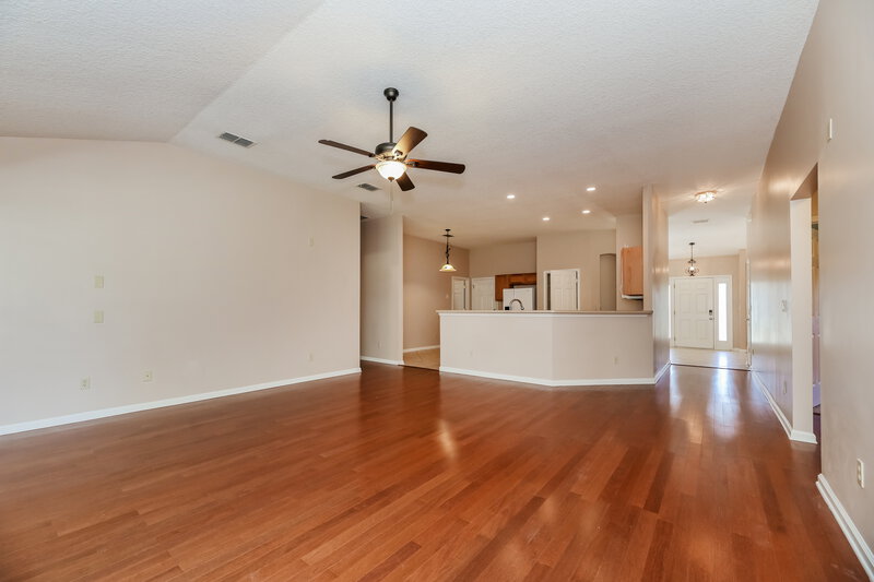 2,245/Mo, 852 W American Eagle Dr St Augustine, FL 32092 Living Room View 2