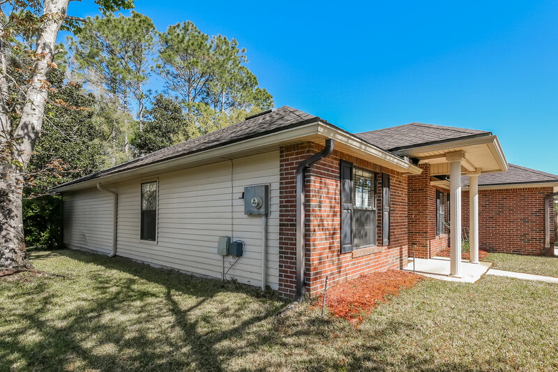 2,245/Mo, 852 W American Eagle Dr St Augustine, FL 32092 Rear View