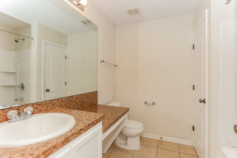 1,985/Mo, 2274 Tyson Lake Dr Jacksonville, FL 32221 Bathroom View