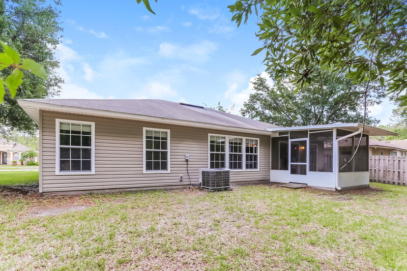 1,985/Mo, 2274 Tyson Lake Dr Jacksonville, FL 32221 Rear View