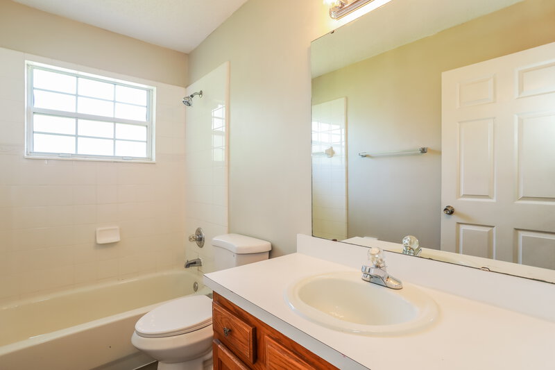 1,840/Mo, 3183 Olde Sutton Parke Dr Orange Park, FL 32073 Bathroom View