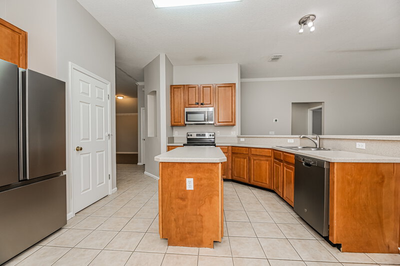2,525/Mo, 3168 Tower Oaks Dr Orange Park, FL 32065 Kitchen View 2
