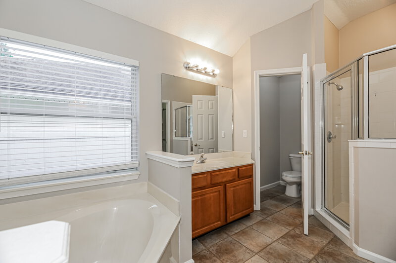 2,525/Mo, 3168 Tower Oaks Dr Orange Park, FL 32065 Main Bathroom View