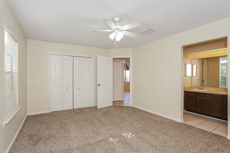 1,940/Mo, 9591 Sugar Hollow Ln Jacksonville, FL 32256 Main Bedroom View 2