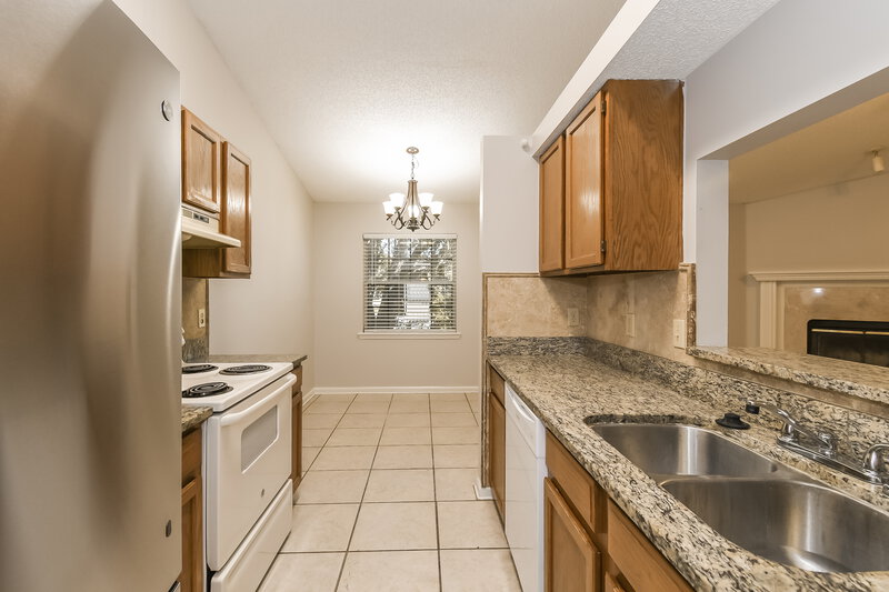 2,190/Mo, 12401 Nesting Eagles Way Jacksonville, FL 32225 Kitchen View