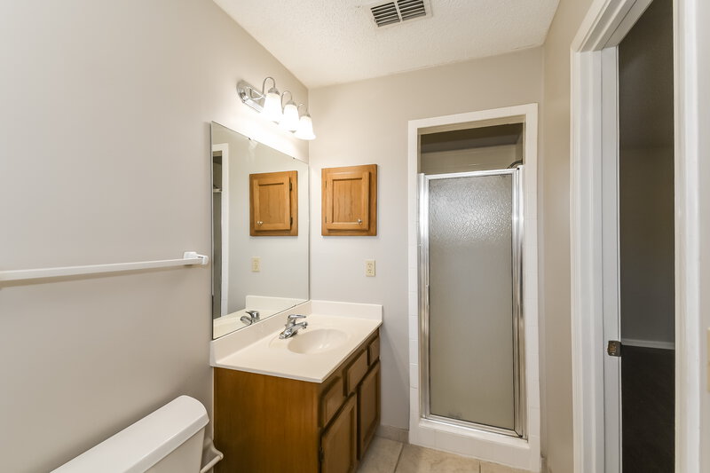 2,190/Mo, 12401 Nesting Eagles Way Jacksonville, FL 32225 Main Bathroom View 2