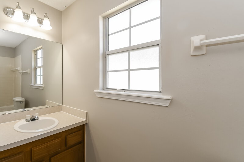2,190/Mo, 12401 Nesting Eagles Way Jacksonville, FL 32225 Bathroom View