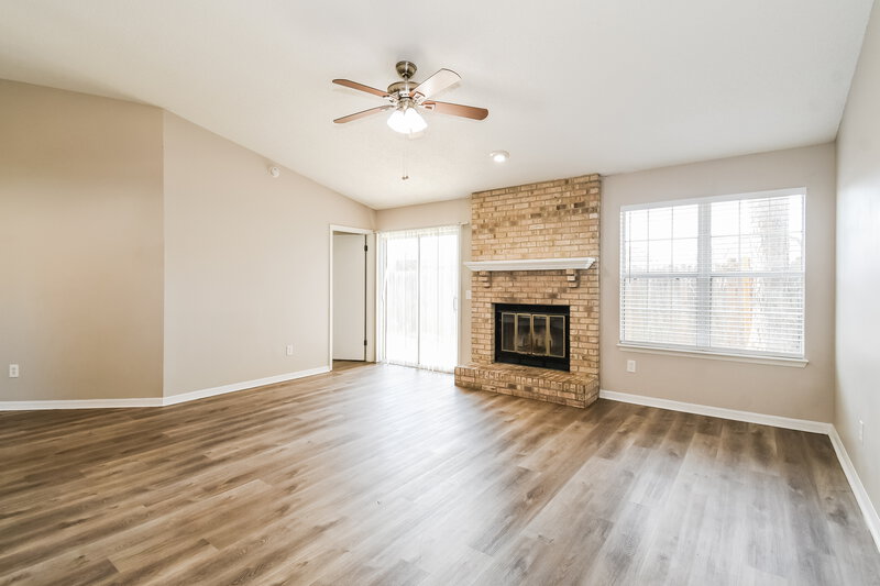 1,700/Mo, 7748 Collins Ridge Blvd Jacksonville, FL 32244 Living Room View